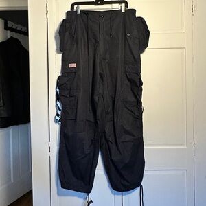 Navy men’s unisex supersized retro UFO wide leg cargo pants